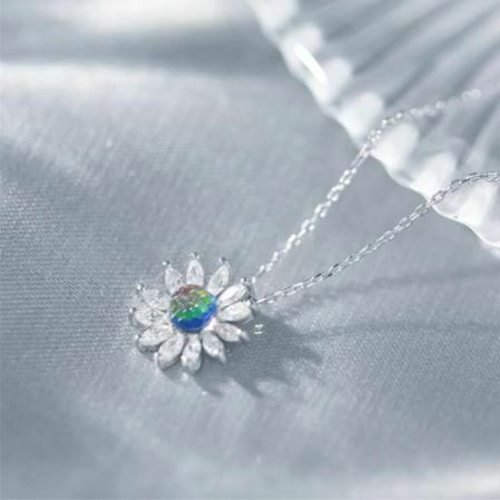 Elegant Simulated Diamond Crystal Rainbow Sunflower Necklace