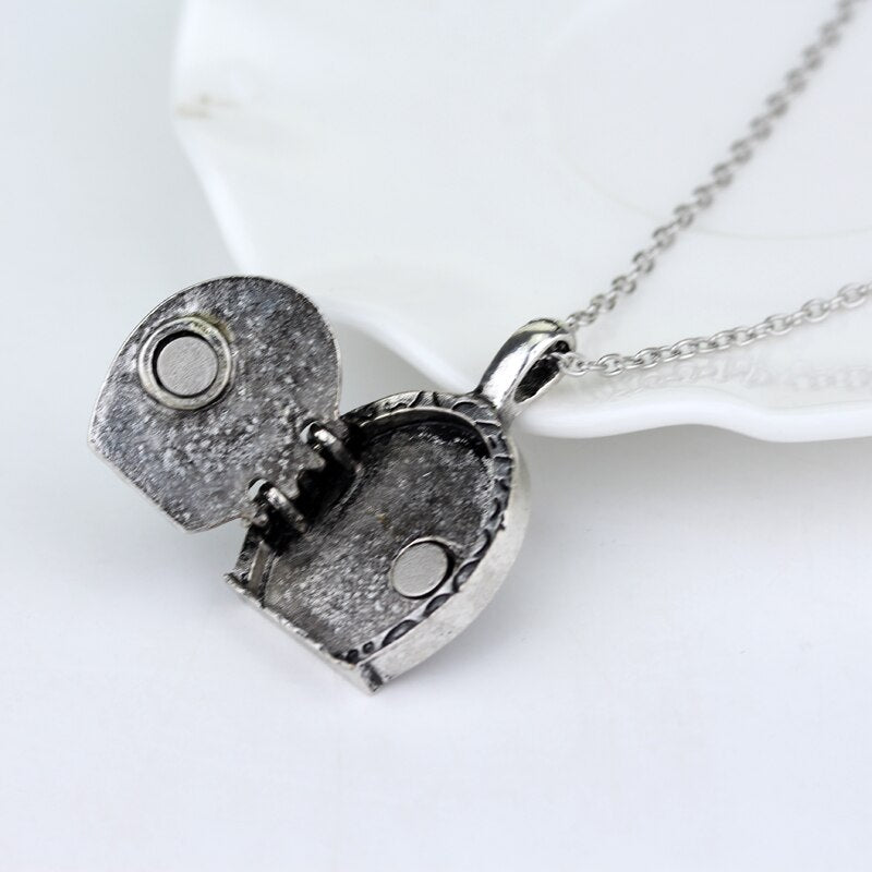 Hobbit Hole, Lord of The Rings Pendant Locket Necklace