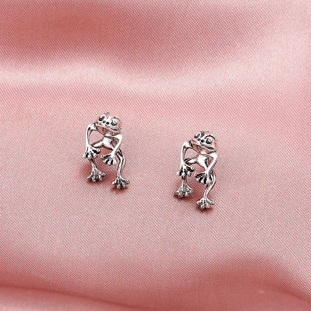 Pair of Cute Green Frog Stud Earrings