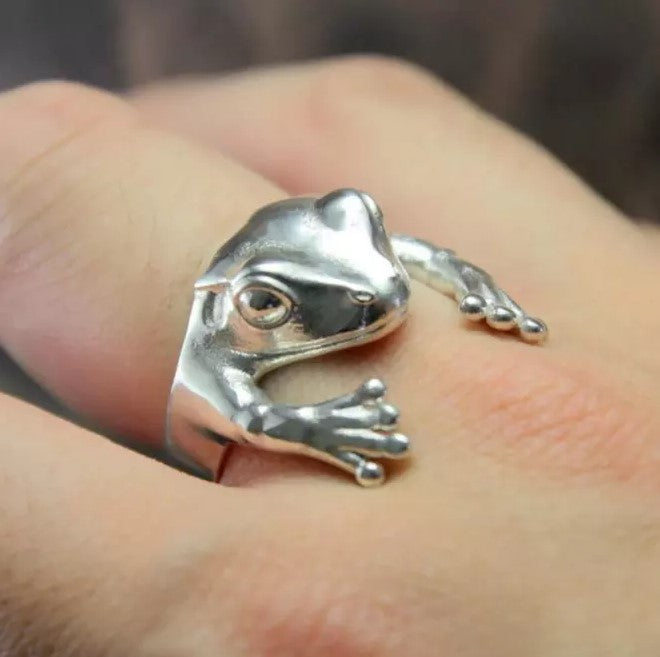 Pair of Cute Green Frog Stud Earrings