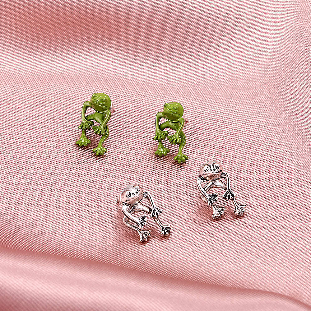 Pair of Cute Green Frog Stud Earrings
