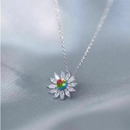 Elegant Simulated Diamond Crystal Platinum Sunflower Necklace
